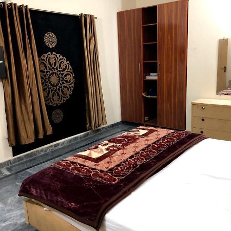 Hotel Air Inn Lahore Esterno foto