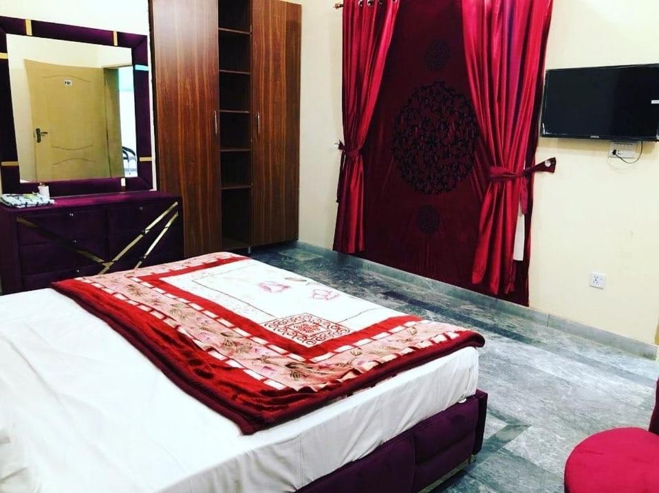 Hotel Air Inn Lahore Esterno foto