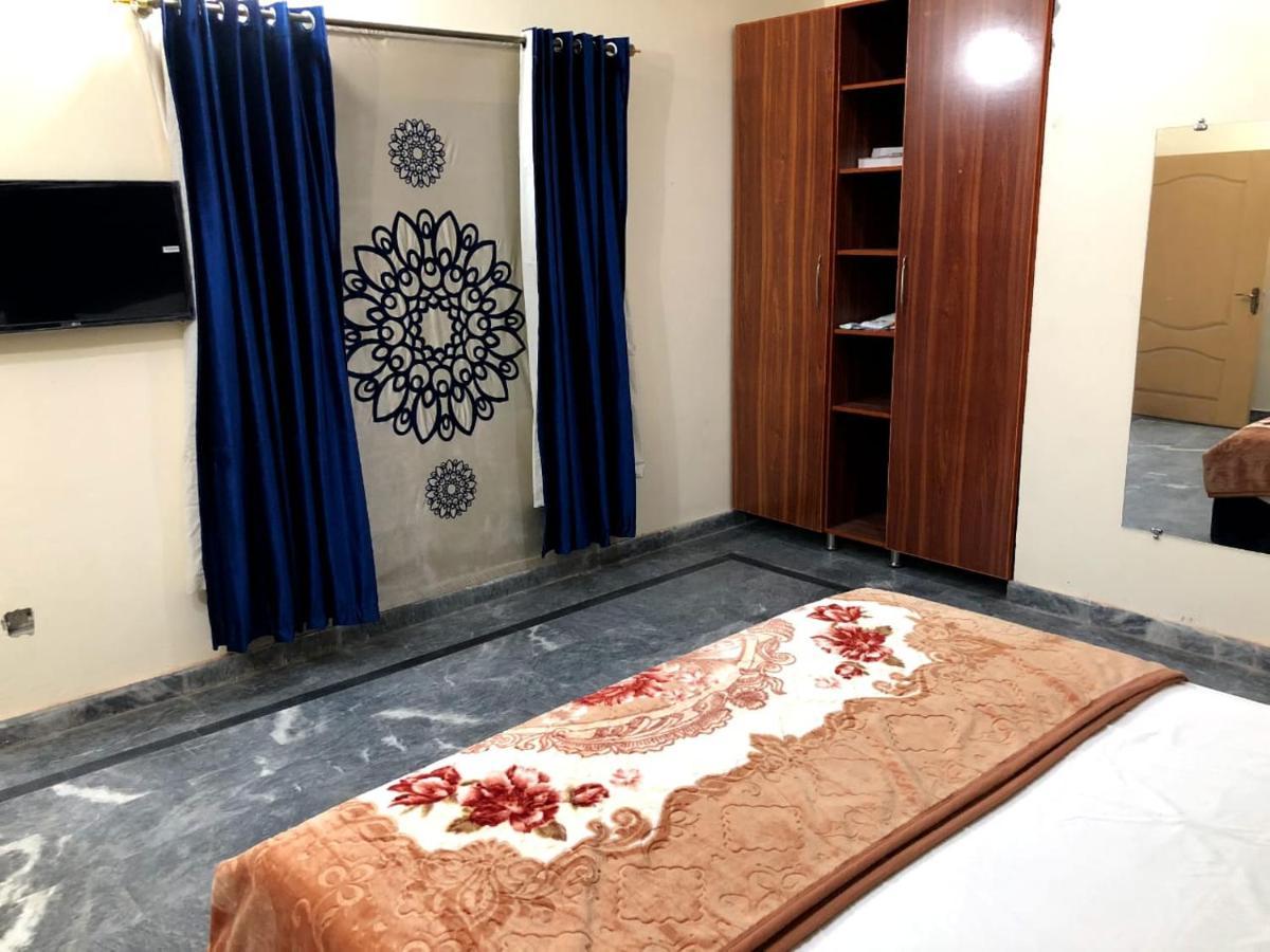 Hotel Air Inn Lahore Esterno foto