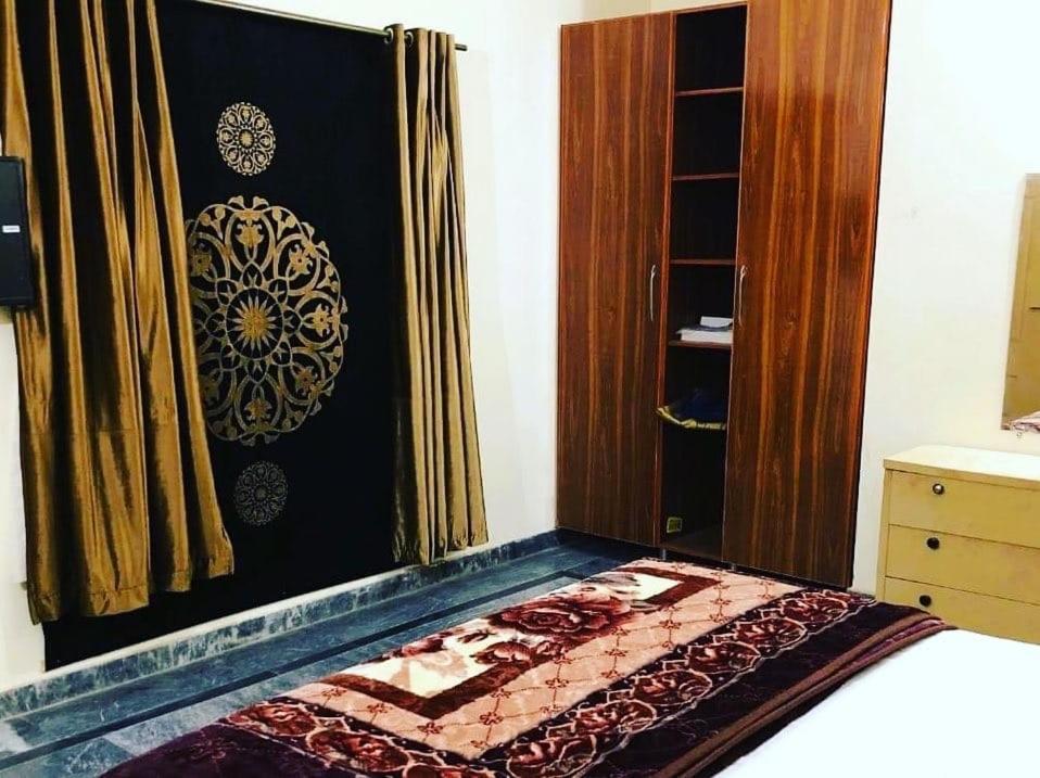 Hotel Air Inn Lahore Esterno foto