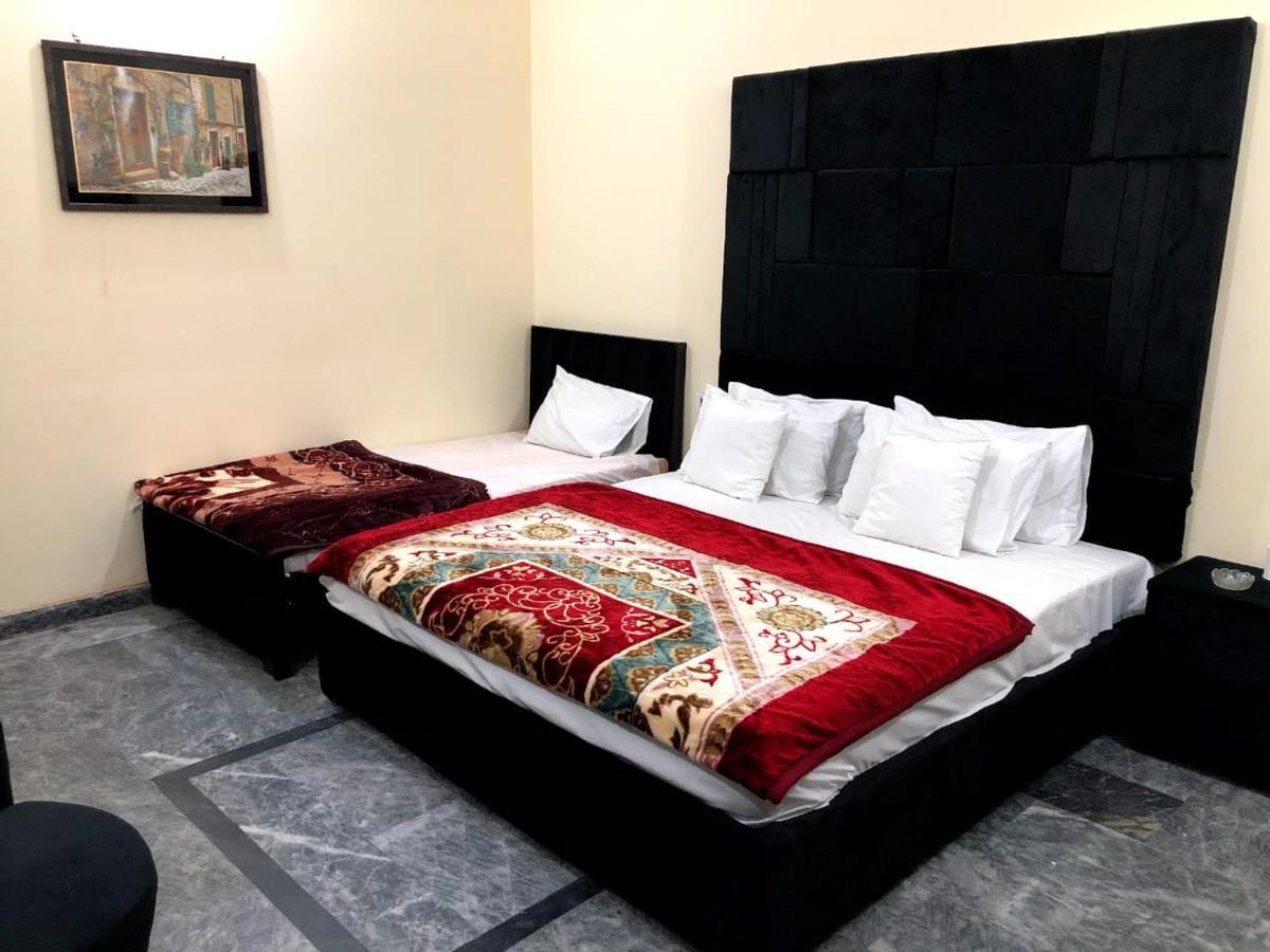 Hotel Air Inn Lahore Esterno foto